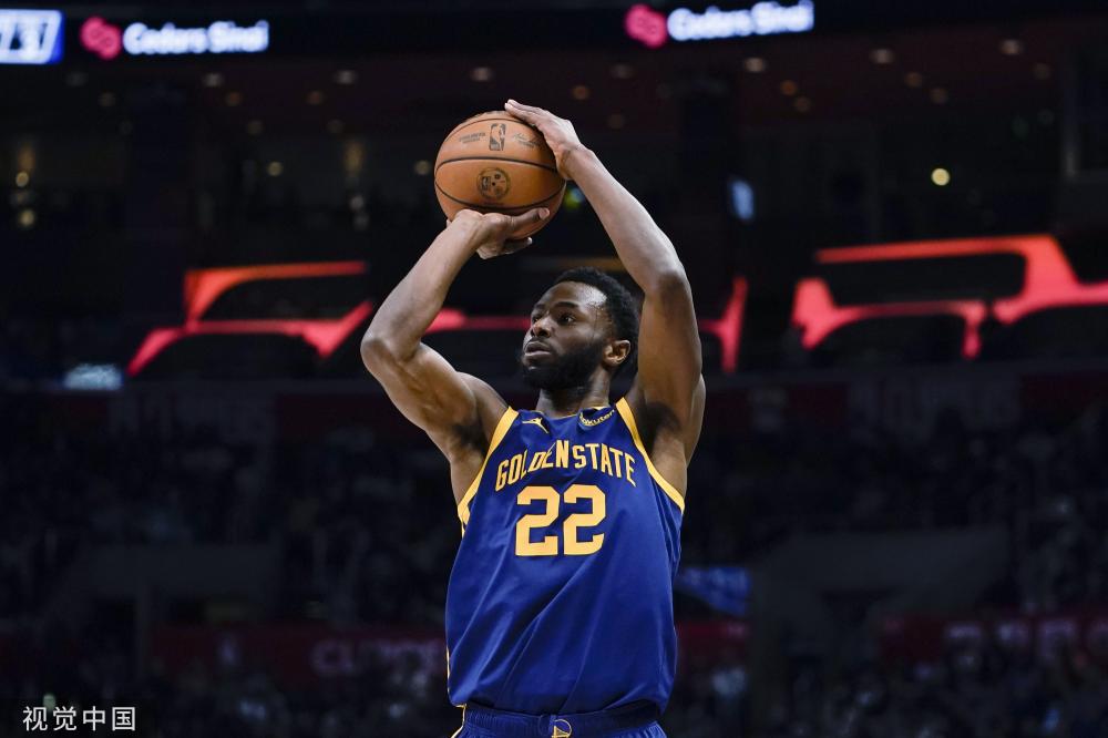 他的表现并 他的表现并