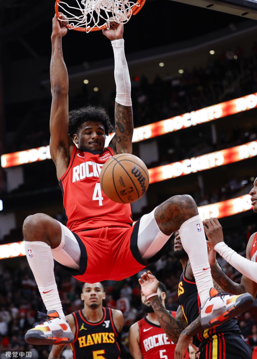 了一位年轻 了一位年轻