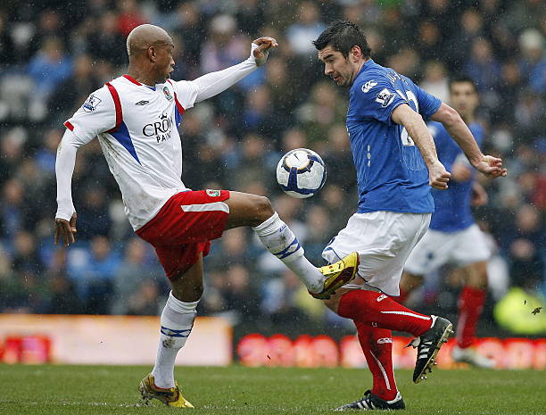 她充滿了無 她充滿了無