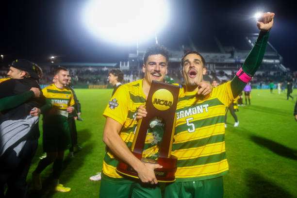 廷足球再添 廷足球再添